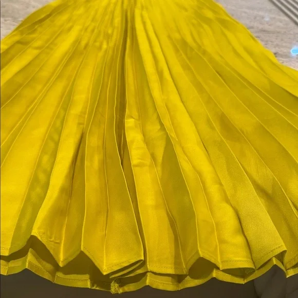 Zara Vibrant Yellow A-Line Skirt - Picture 2 of 3